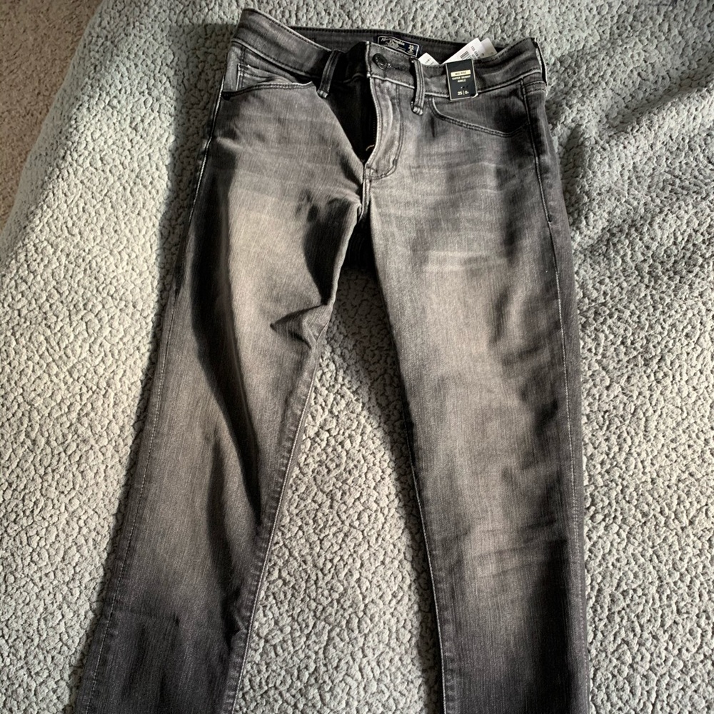 ABERCROMBIE NWT JEANS